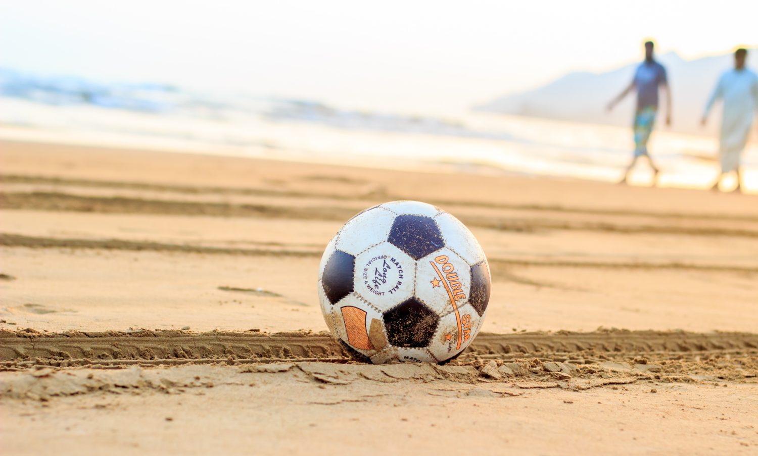 Fußball am Strand