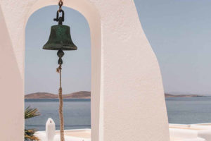 Mykonos Glocke 1 300x200 - Mykonos Glocke