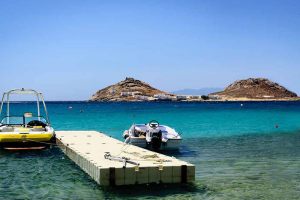 Mykonos-Meer-und-Boot-1